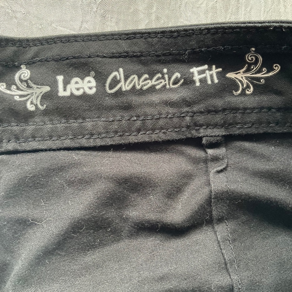 Lee Classic Fit Black Bermuda Shorts 16 M Cotton Stretch‎ Chino Preppy Comfort - Picture 4 of 6